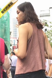 身材高挑的极品白腿牛仔热裤美眉[284M/MOV]