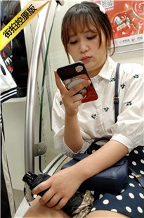 4K-白衣短裙美眉[1.94G/MP4]