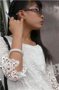 【4K超清画质】 不光人美，脚丫也sao的要命 [MP4/1.7GB]