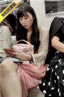 4K-地铁上的清纯可爱小姐姐[650M/MP4]