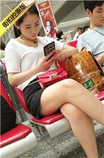 4K-白衣黑裙街拍MT尤物[843M/MP4]