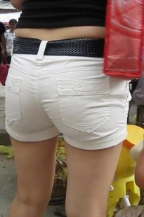 白色热裤翘臀小妈妈[219M/AVI]