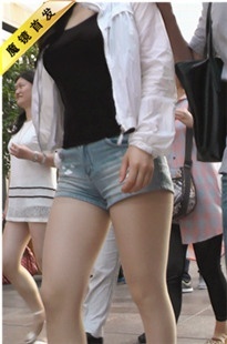 【幽明作品】紧身牛仔热裤肉丝女[MP4/660MB]