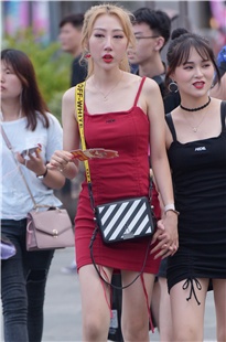 红色包屯裙美女3A2245[525M]