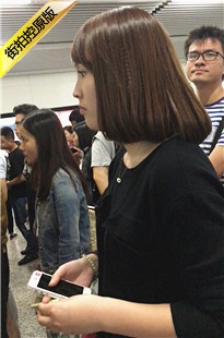 地铁站极品xinggan白裤大美女[1.25G/MOV]