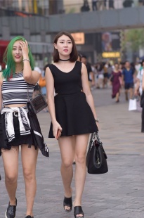 精心打扮的美女，很帅气－9张