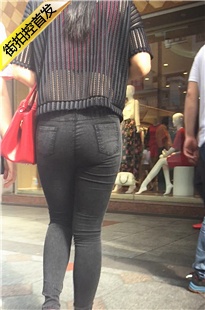 透视上衣丰满圆臀美眉[1.27G/MP4]