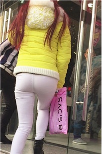 紧绷白裤圆臀小妹[170M/MOV]