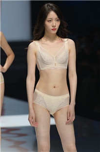 娇拉曼妮丝品牌内衣大秀专场打包集合3A8051[6.76G]