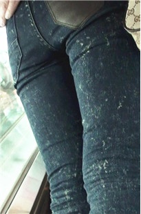 自动扶梯上的牛仔裤小妹[39M/MTS]