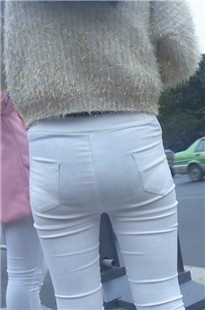 狗狗大师新作－白紧裤美臀MM，有点透[353M/MP4]