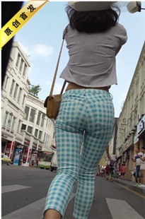 【纳兰xing急作品】不多见的紧身花裤 [MP4/516MB]