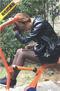 公园拍摄黑丝皮短裙短发美眉[250M/MOV]