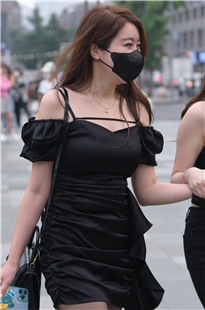 美腿黑丝小姐姐【拖鞋版】3A6910[1.87G]