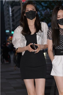 美腿爱穿拖鞋闺蜜3A6972[1.82G]