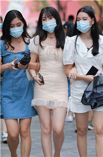 三个气质短裙美女闺密3A1619[2.69G]