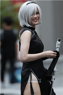 长筒黑丝旗袍美眉3A1132[473M]