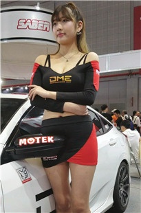 黑色制服短裙车模[515M]