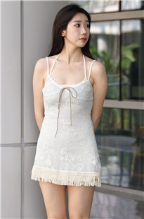 白皙大长腿美女【套图+视频】3A9096[2.64G]