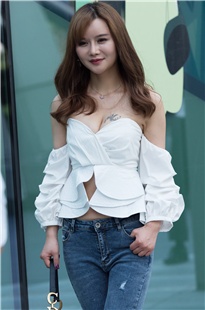 紧身高跟牛子美女3A1620[778M]