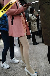 粉红外套肉丝白色高跟漂亮美MM[485M/MP4]