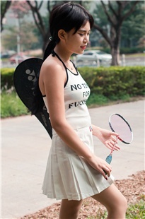 萌宝儿逗比丝足打羽毛球FF132[2.22G]