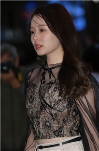 天啊，我好想与她kiss～性感红唇3A5080[1.96G]