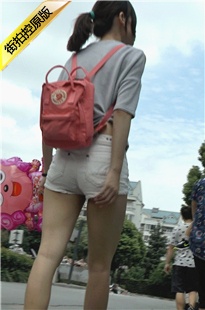 拿着气球的白色热裤shaofu[183M/M2TS]