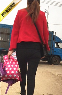 红衣黑色紧身裤女人[142M/MOV]