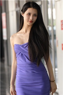 美腿美女俩闺蜜【套图+视频】3A9089[4.54G]