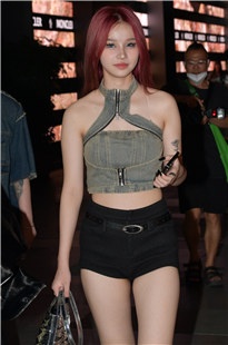 假如她能坐在我脸上3A6073[2.25G]