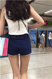 苗条的短裤妹妹[138M/MOV]