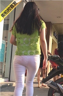 小龙作品之傍晚白裤美眉，紧绷翘臀吸引人[387M/MOV]