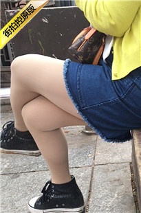 长椅丰满牛仔短裙肉丝美眉[403M/MOV]