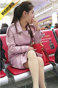 4K-高铁站候车的肉丝高跟MT漂亮女子[570M/MP4]