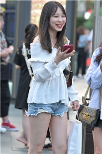 两个很美的长腿裸足高跟小姐姐3A2864[1.28G]