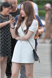 在等人的凉高跟美女3A3070[669M]