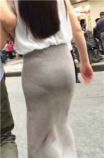 灰色包臀裙，薄透显臀形[428M/MOV]