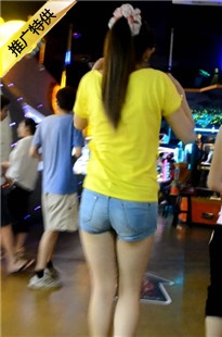 xinggan超紧绷热裤小妹[94M/MOV]