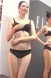 黛淇内衣秀[2.71G/MOV]