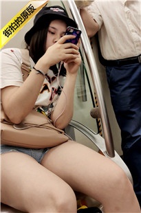 4K-地铁上的极品美眉[554M/MP4]