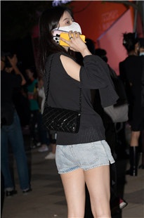 【上海时装周】搭讪美腿女孩3A5140[1.9G]