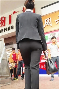 匆忙的黑色职业装OL [315M/MP4]