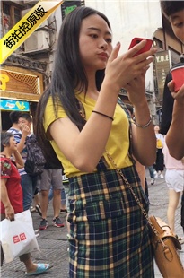 街拍SW长发短裙美女[1.18G/AVI]