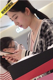 4K-极品丝足长发美女[1.65G/MP4]