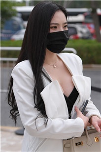 性感丰满的美女3A9059[4.69G]