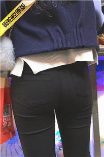 紧身黑裤妹子的屁屁很有弹xing哦[552M/MOV]