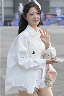 白皙美腿长靴小仙女3A6354[1.34G]