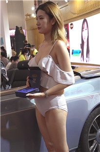 极品白色比基尼美女[3.23G]