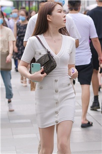 白皙美胸美腿美女3A2227[640M]